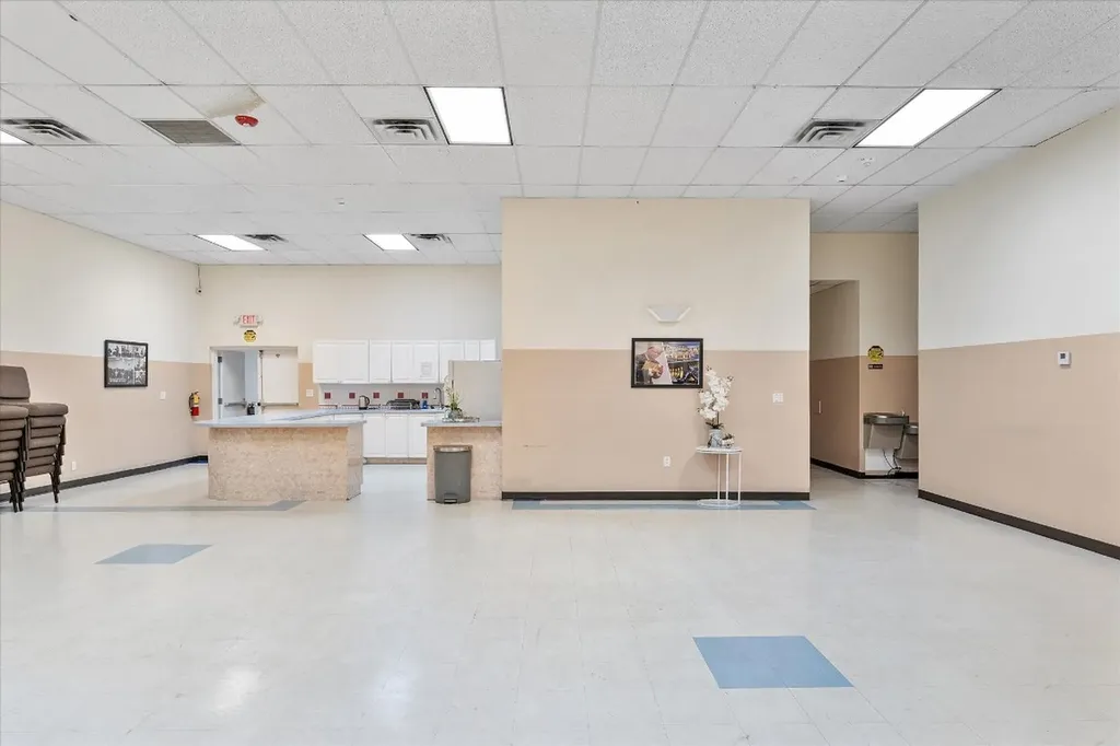 2647 N State Road 7 Lauderdale Lakes FL 33313