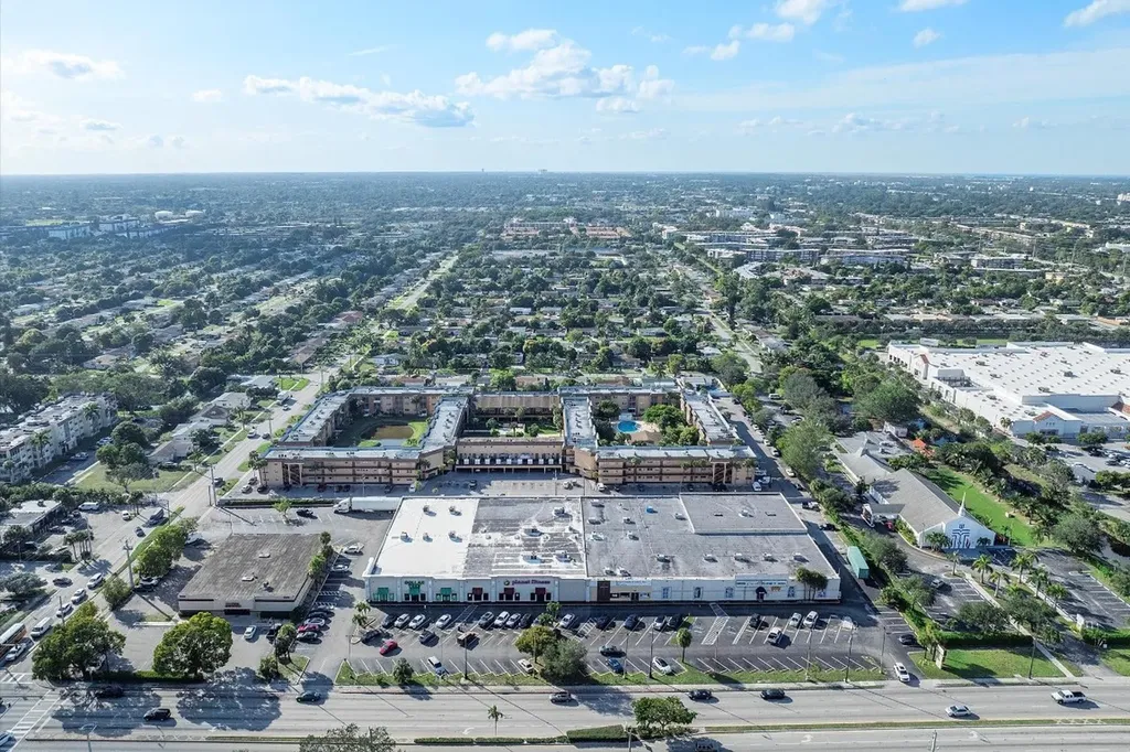 2647 N State Road 7 Lauderdale Lakes FL 33313