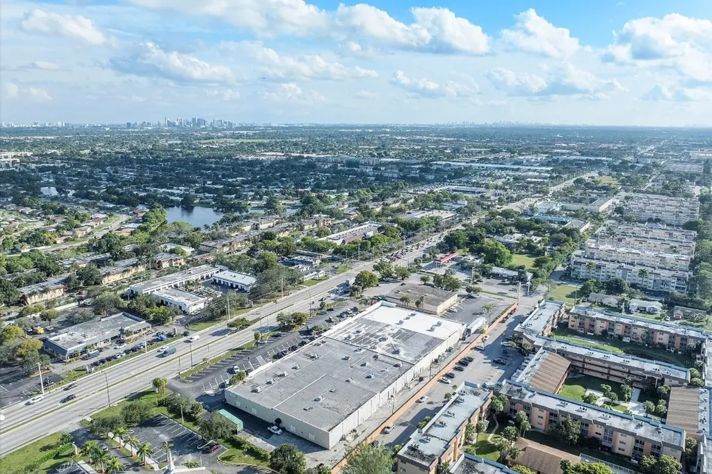 2647 N State Road 7 Lauderdale Lakes FL 33313