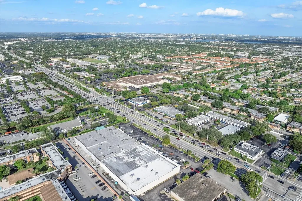 2647 N State Road 7 Lauderdale Lakes FL 33313