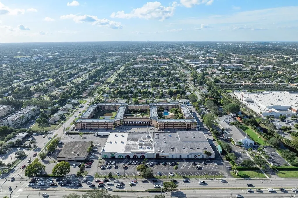 2647 N State Road 7 Lauderdale Lakes FL 33313