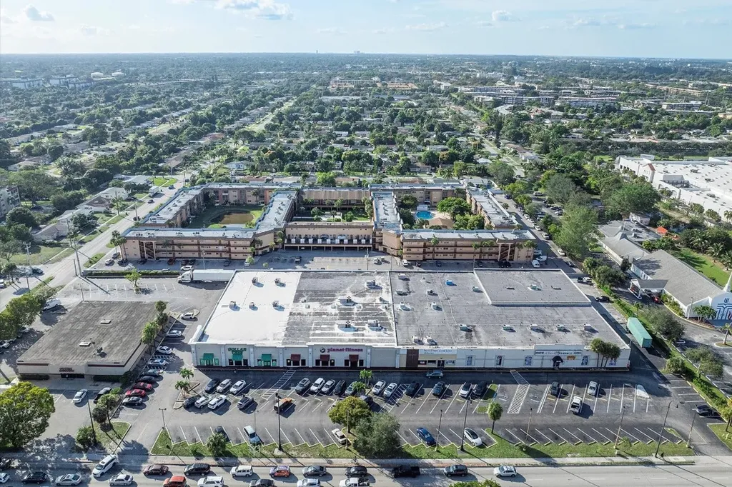 2647 N State Road 7 Lauderdale Lakes FL 33313