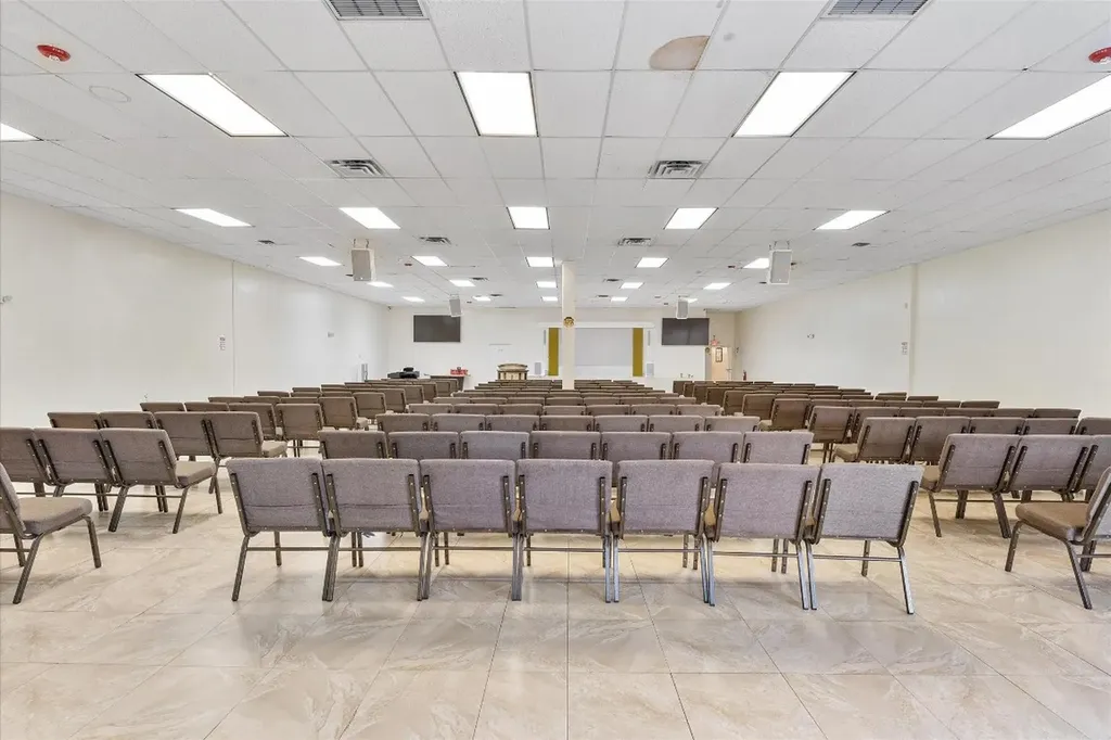 2647 N State Road 7 Lauderdale Lakes FL 33313