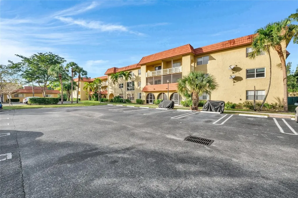 10762 La Placida Drive Coral Springs FL 33065