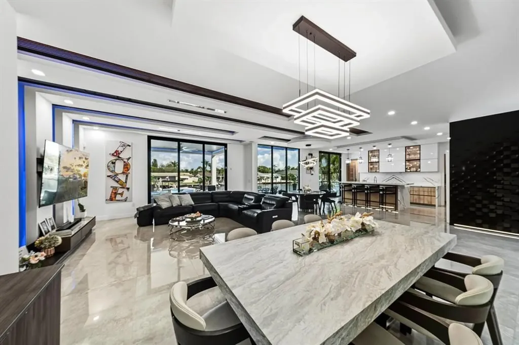 2581 NE 50th Street Lighthouse Point FL 33064