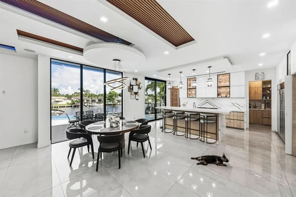 2581 NE 50th Street Lighthouse Point FL 33064