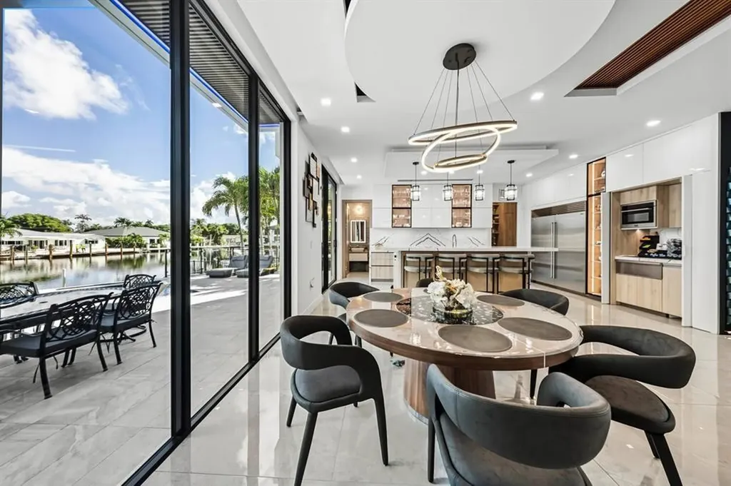 2581 NE 50th Street Lighthouse Point FL 33064
