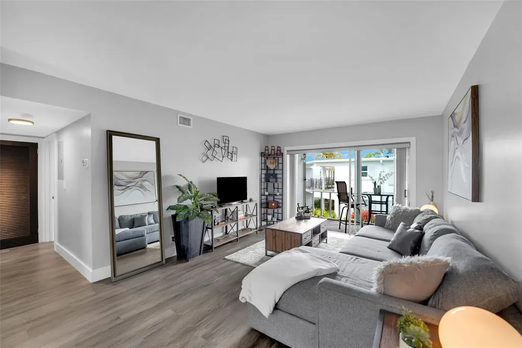 2161 NE 42nd Court Lighthouse Point FL 33064