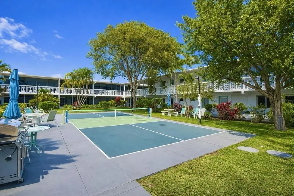 2161 NE 42nd Court Lighthouse Point FL 33064