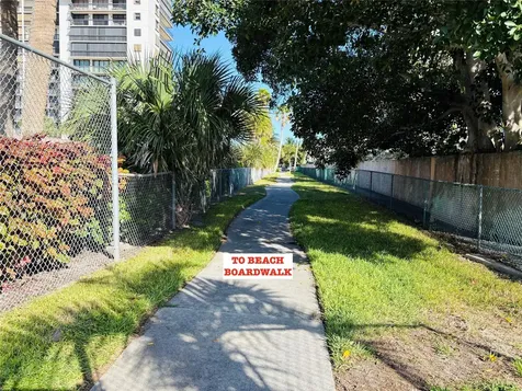 3216 S Lakeview Circle Fort Pierce FL 34949