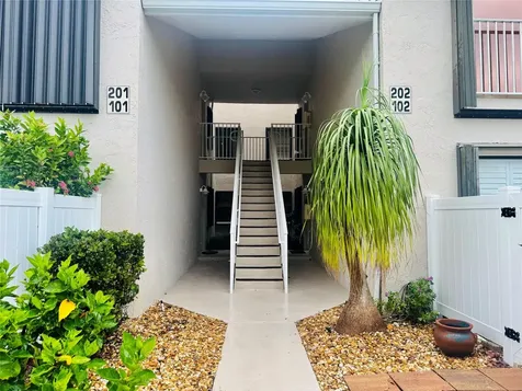 3216 S Lakeview Circle Fort Pierce FL 34949
