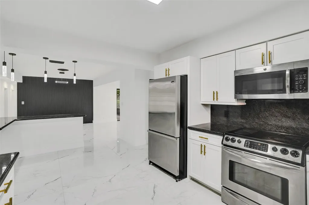 5840 SW 14th Street Plantation FL 33317