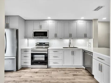 1381 NW 99th Avenue Pembroke Pines FL 33024