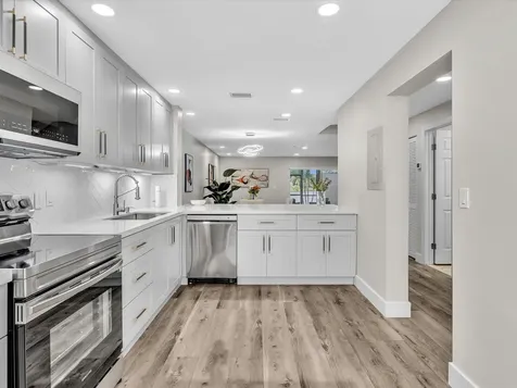 1381 NW 99th Avenue Pembroke Pines FL 33024