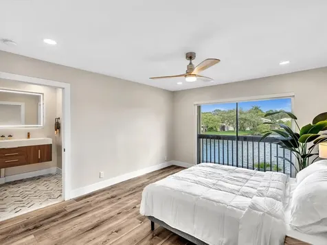 1381 NW 99th Avenue Pembroke Pines FL 33024