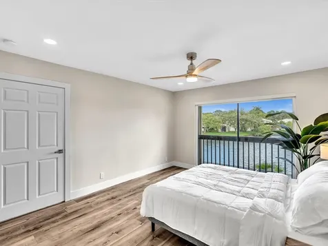 1381 NW 99th Avenue Pembroke Pines FL 33024