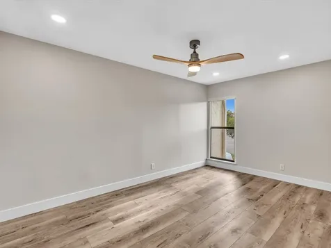 1381 NW 99th Avenue Pembroke Pines FL 33024
