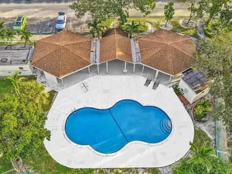 1381 NW 99th Avenue Pembroke Pines FL 33024