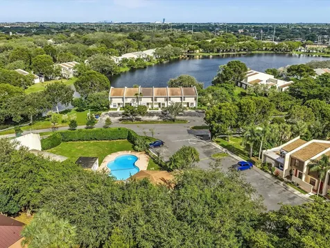 1381 NW 99th Avenue Pembroke Pines FL 33024