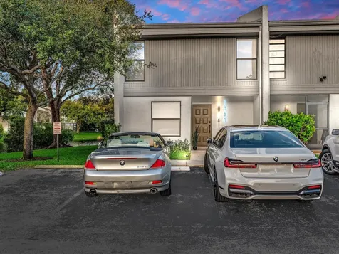 1381 NW 99th Avenue Pembroke Pines FL 33024