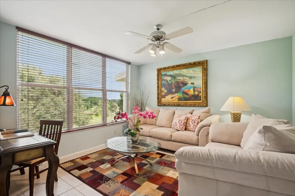 3900 Oaks Clubhouse Drive Pompano Beach FL 33069