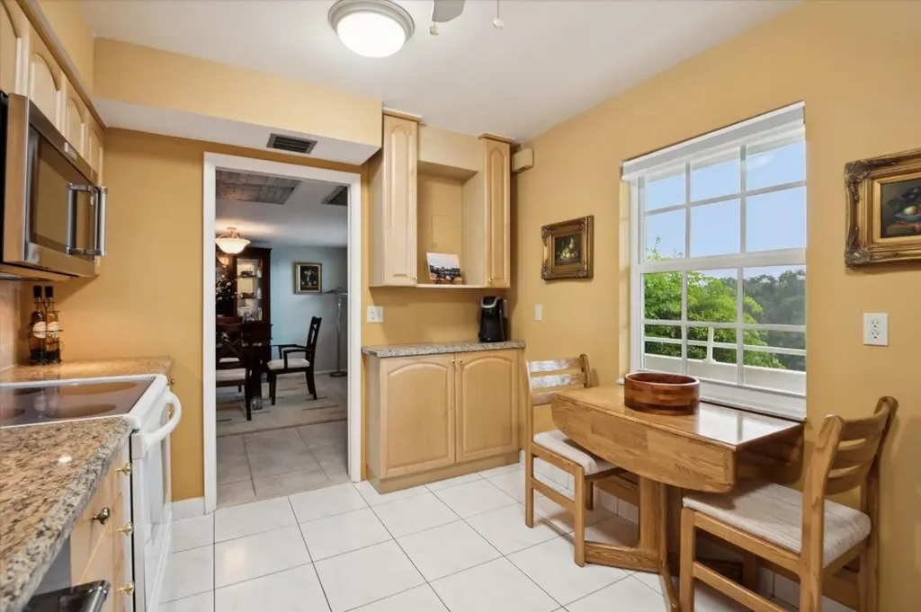 3900 Oaks Clubhouse Drive Pompano Beach FL 33069