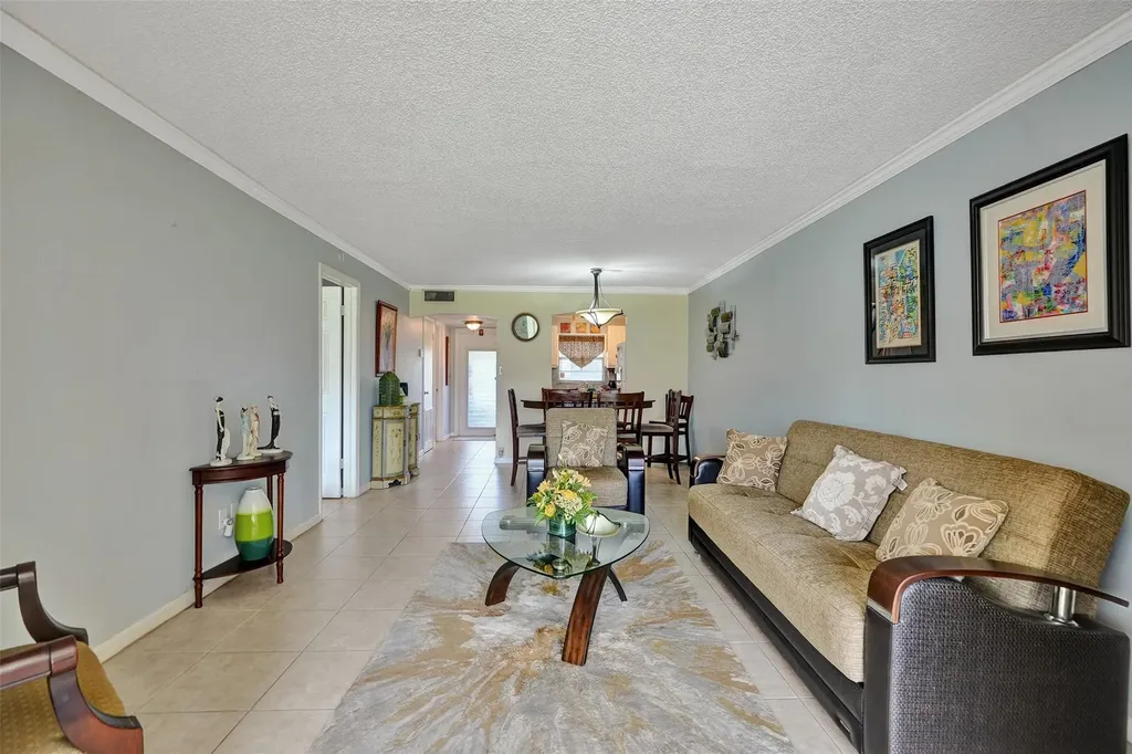 9821 Sunrise Lakes Boulevard Sunrise FL 33322