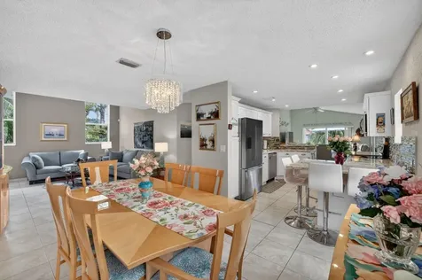 10638 NW 7th Street Pembroke Pines FL 33026