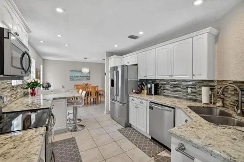 10638 NW 7th Street Pembroke Pines FL 33026
