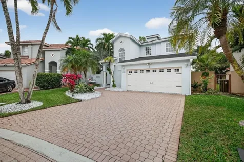 10638 NW 7th Street Pembroke Pines FL 33026