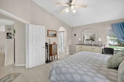 10638 NW 7th Street Pembroke Pines FL 33026