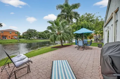 10638 NW 7th Street Pembroke Pines FL 33026