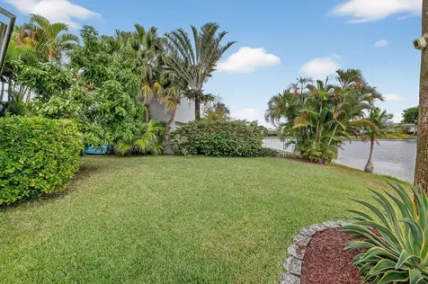 10638 NW 7th Street Pembroke Pines FL 33026
