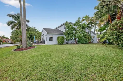 10638 NW 7th Street Pembroke Pines FL 33026