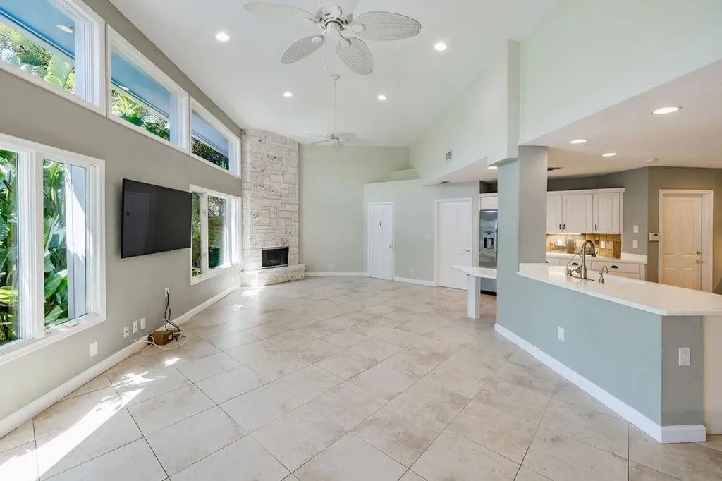 2432 NE 22nd Avenue Lighthouse Point FL 33064
