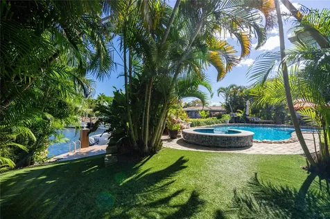 2432 NE 22nd Avenue Lighthouse Point FL 33064