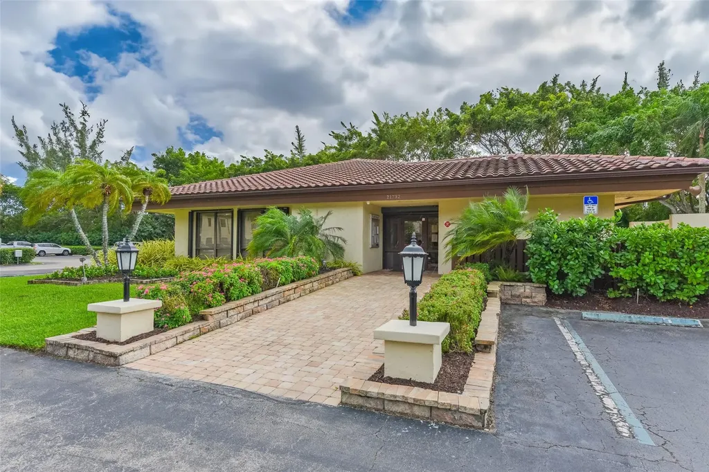 21827 Arriba Real Boca Raton FL 33433