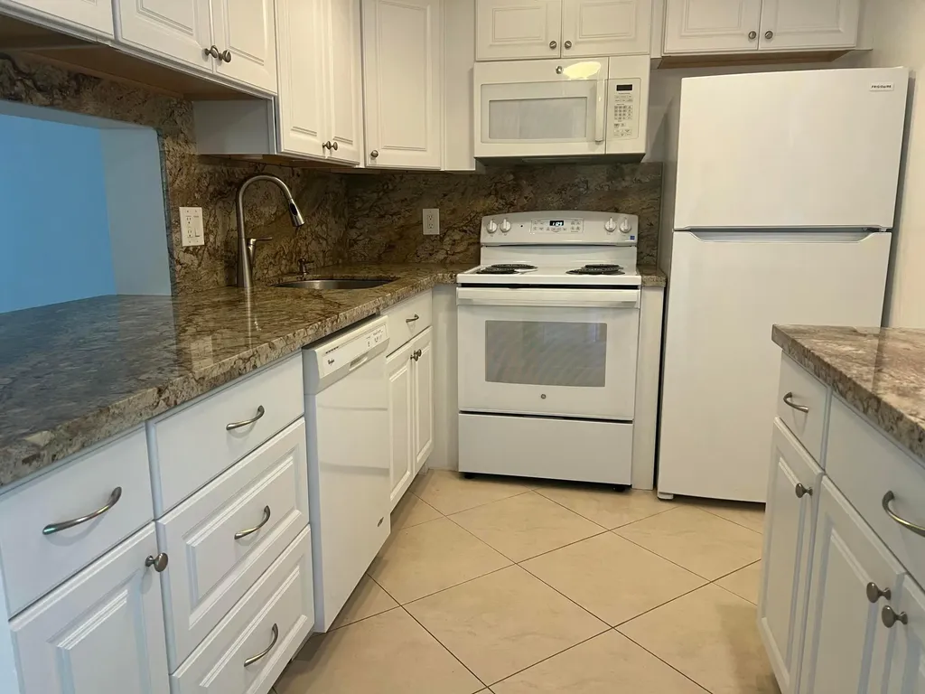 2615 NE 3rd Court Boynton Beach FL 33435