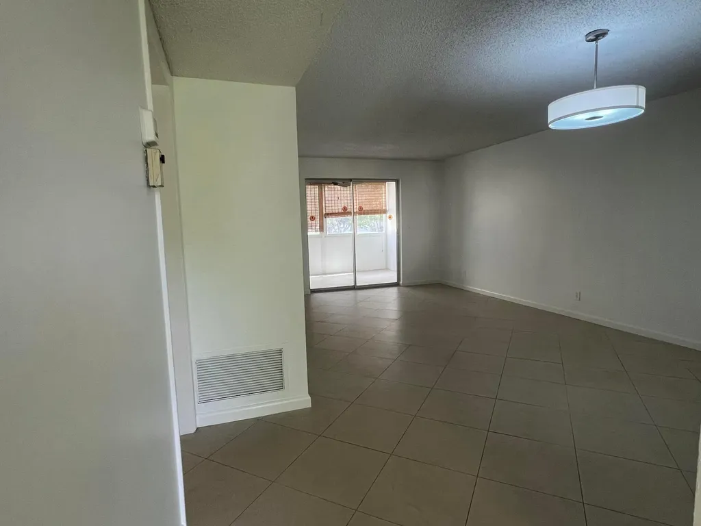 2615 NE 3rd Court Boynton Beach FL 33435