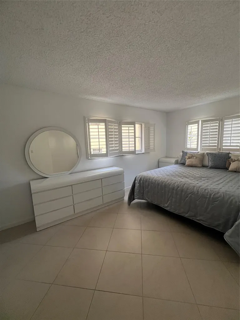2615 NE 3rd Court Boynton Beach FL 33435