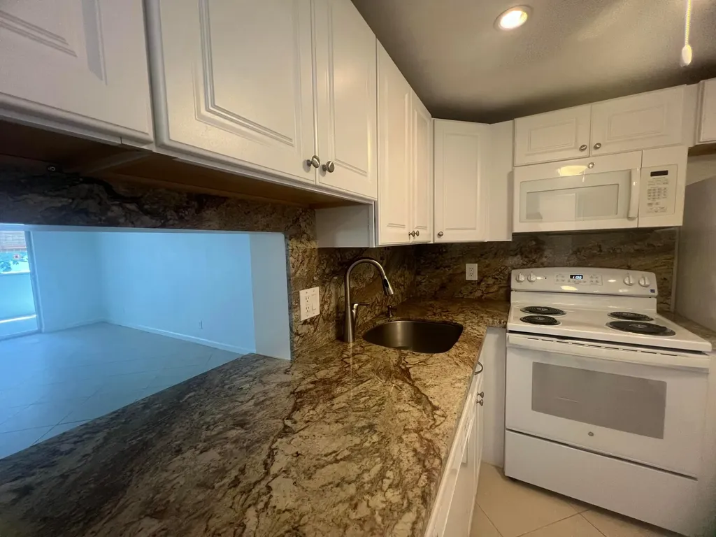 2615 NE 3rd Court Boynton Beach FL 33435