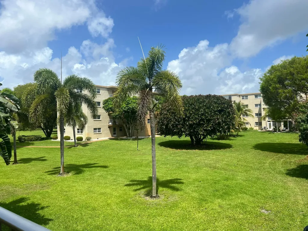 2615 NE 3rd Court Boynton Beach FL 33435