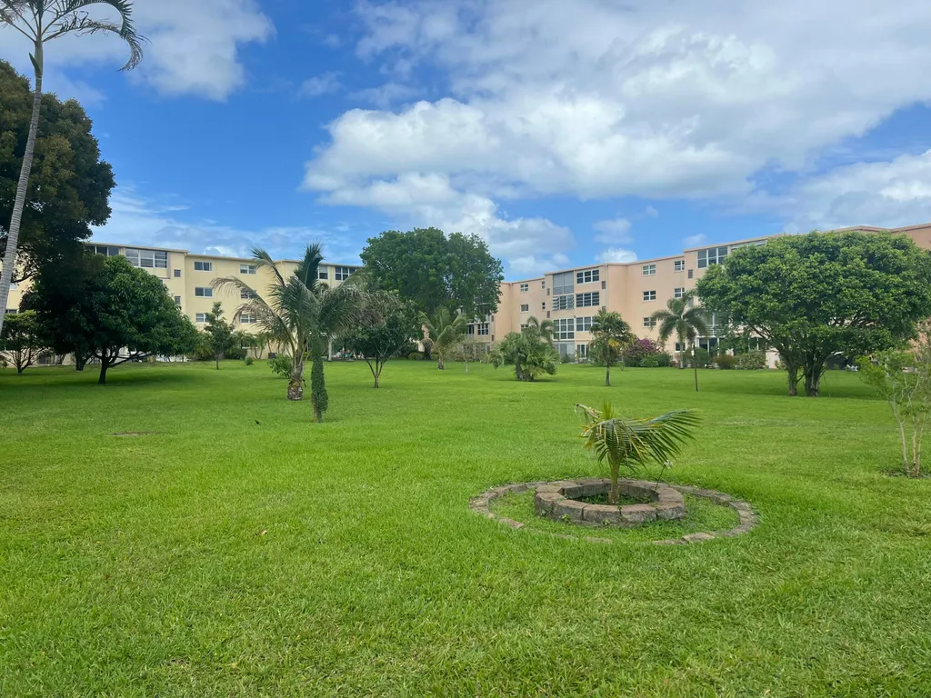 2615 NE 3rd Court Boynton Beach FL 33435