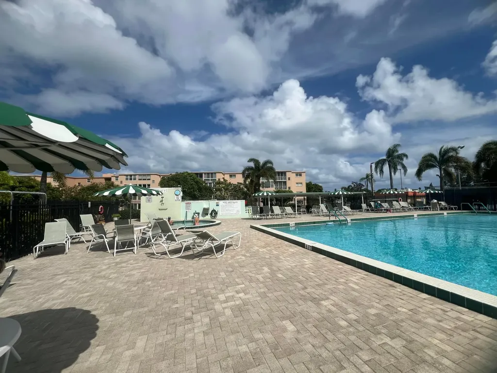 2615 NE 3rd Court Boynton Beach FL 33435