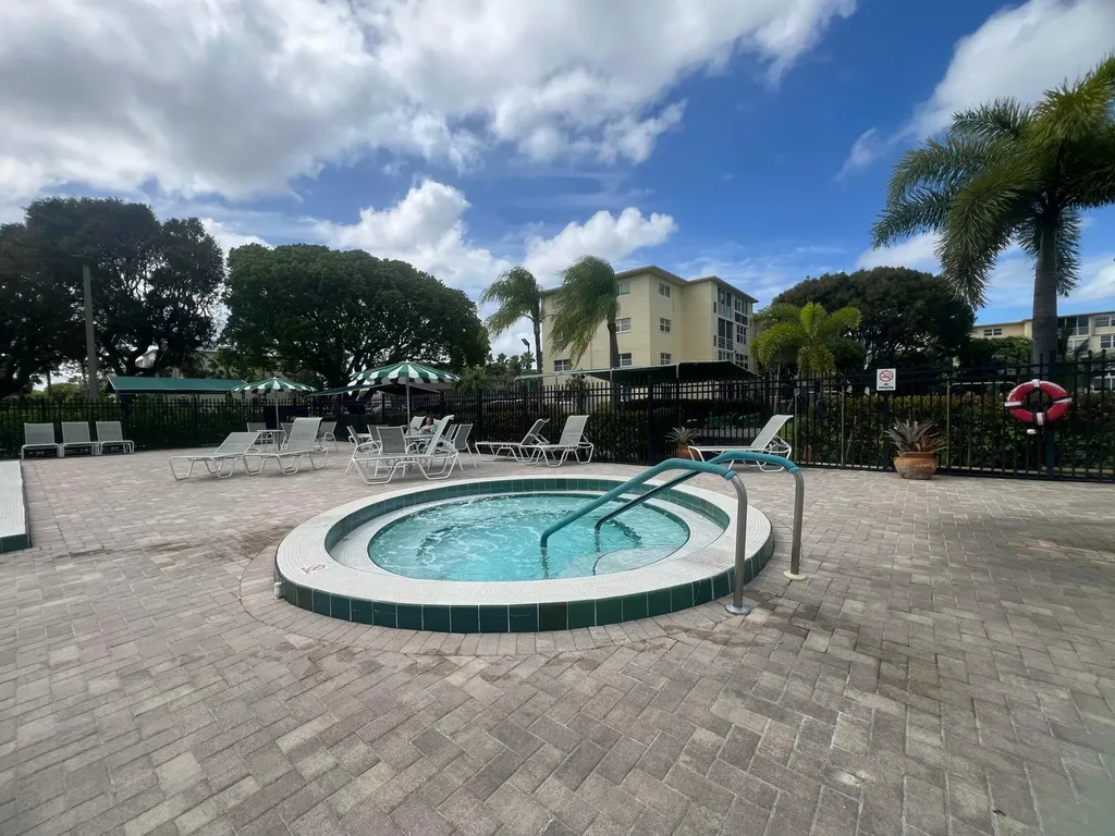 2615 NE 3rd Court Boynton Beach FL 33435