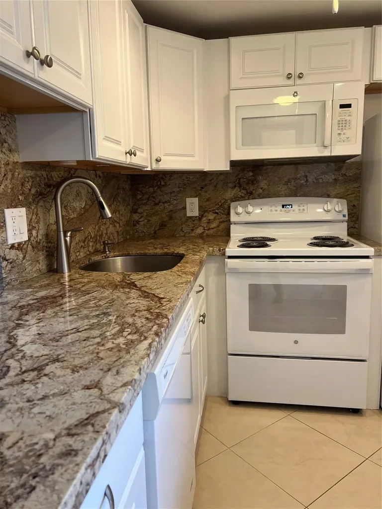 2615 NE 3rd Court Boynton Beach FL 33435
