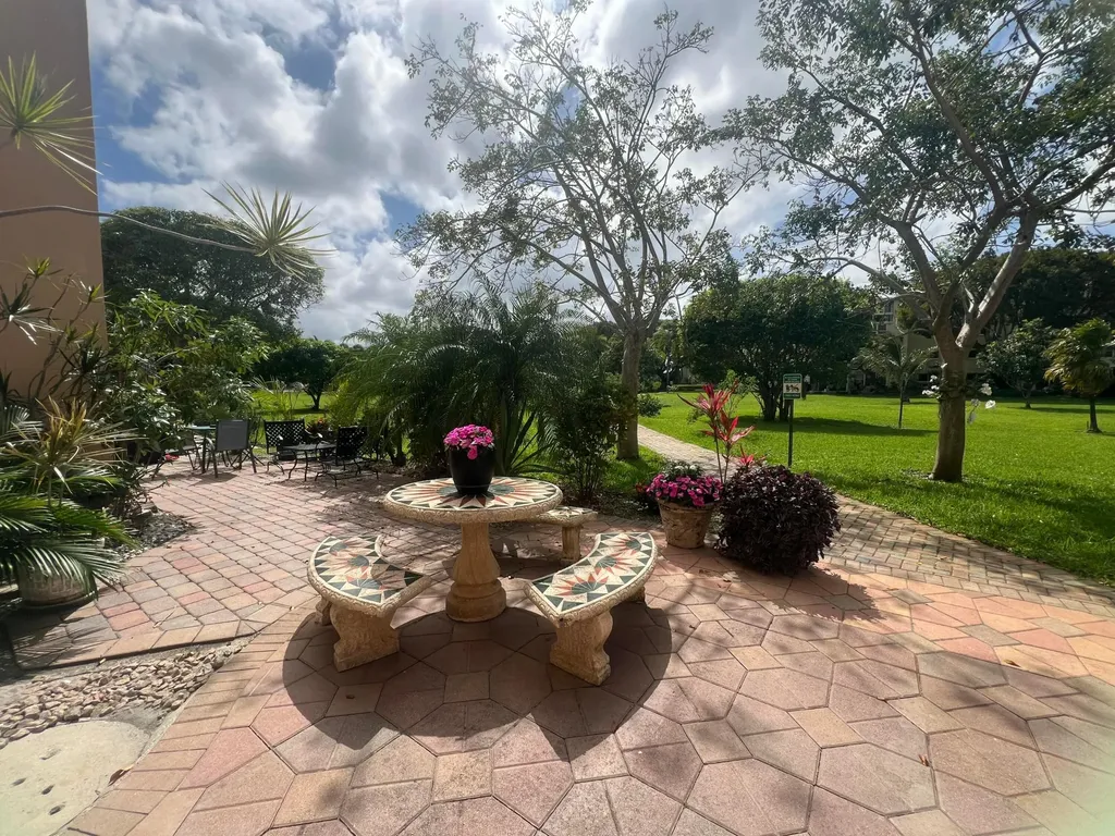 2615 NE 3rd Court Boynton Beach FL 33435