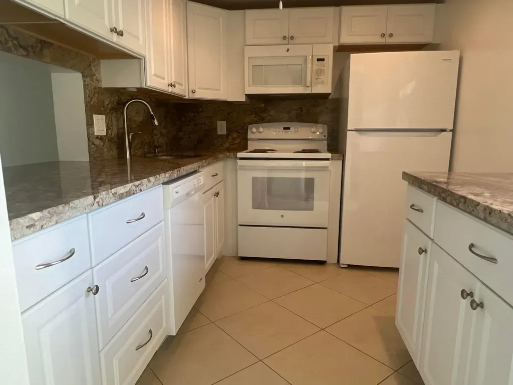 2615 NE 3rd Court Boynton Beach FL 33435