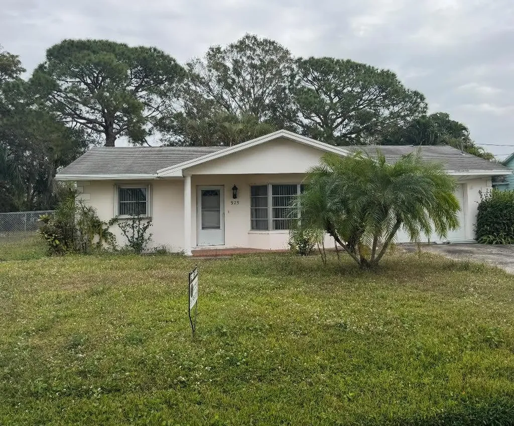 925 SW Curtis Street Port St Lucie FL 34983