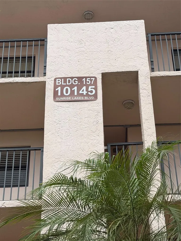 10145 Sunrise Lakes Sunrise FL 33322